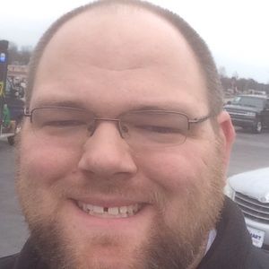 Meet your Posher, Dustin